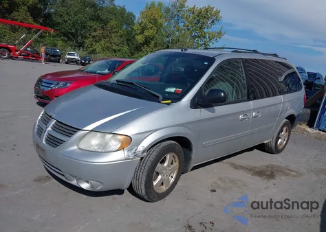 2005 Dodge Grand Caravan Sxt z USA, uszkodzony, nr VIN 2D4GP44L85R411331